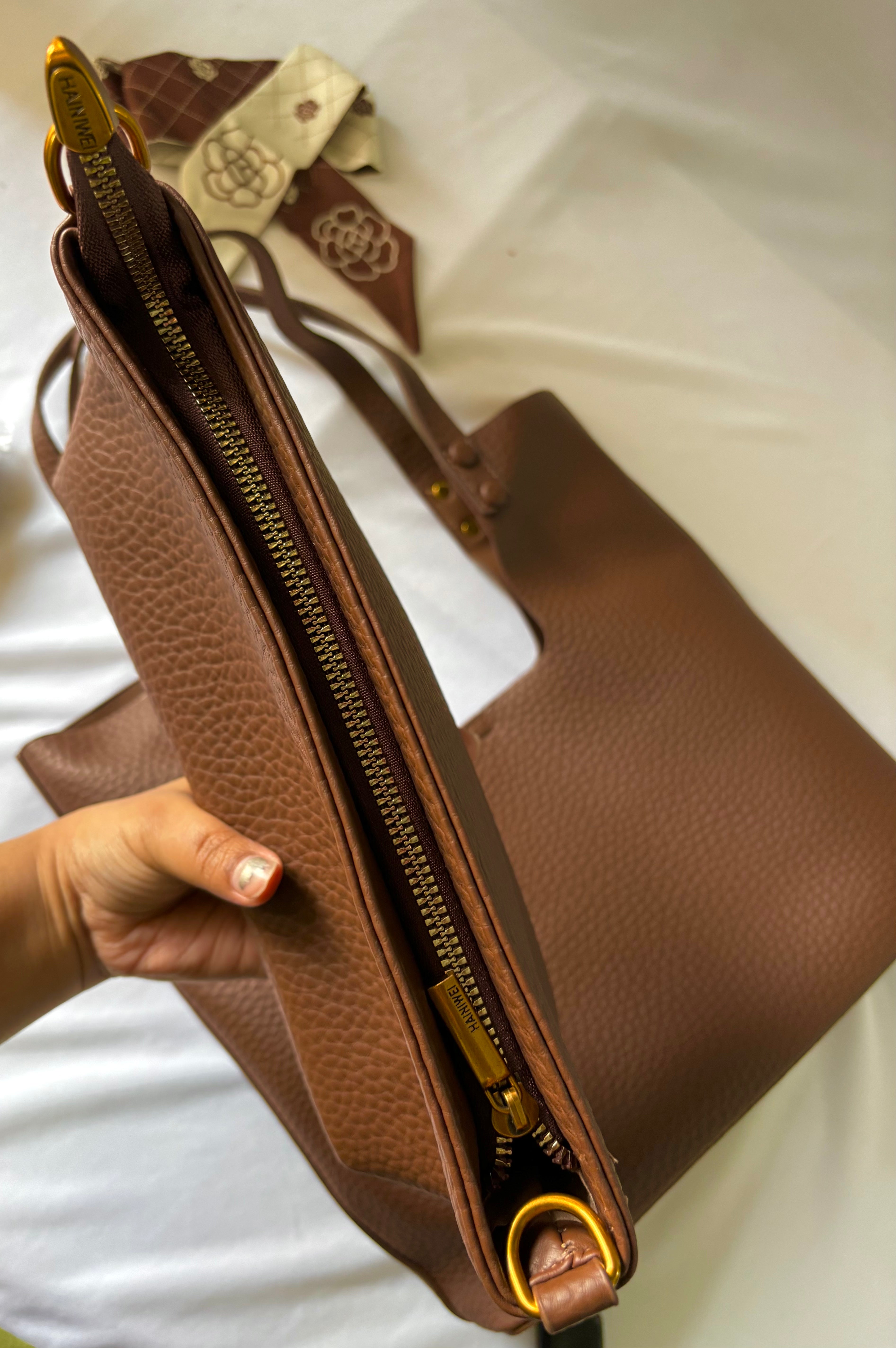 Metropolitan Sleek Set-Deep Chocolate
