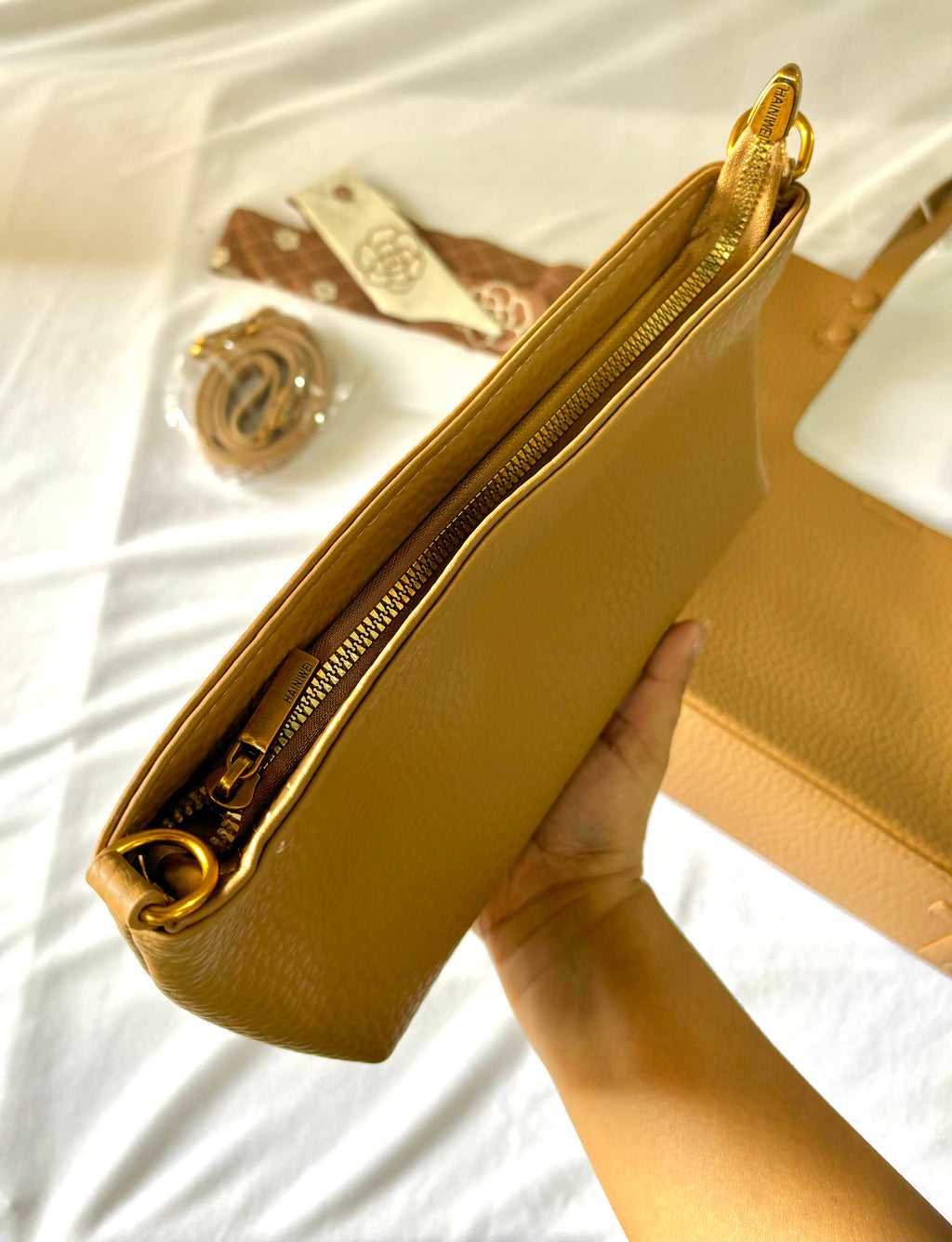 Metropolitan Sleek Set-Tan